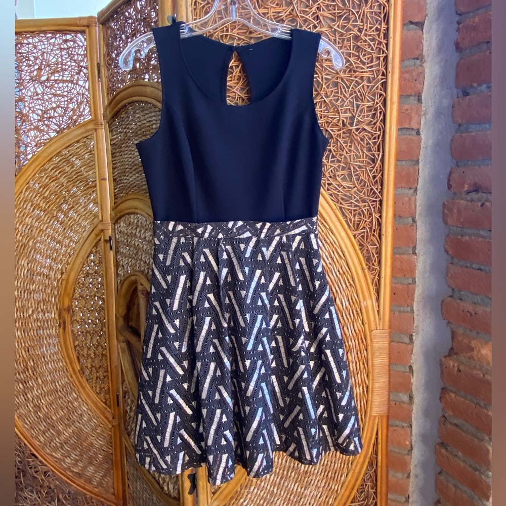 Adorable Black and Silver Patterned Sleeveless Dress Keyhole Side Zipper